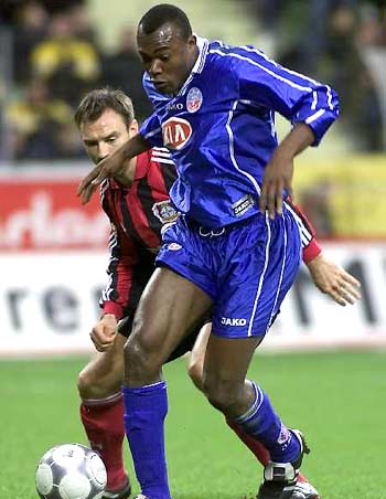 要求行動以 要求行動以